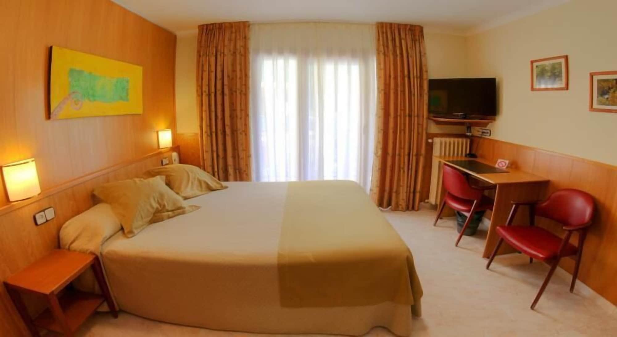 Univers Hotel 3*