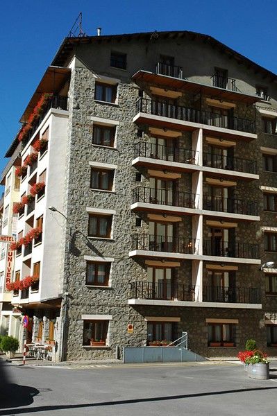 Hotel Univers 3*