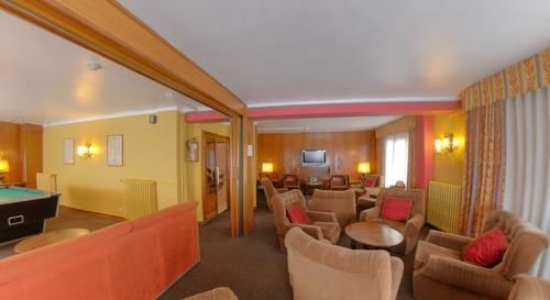 Univers 3* Encamp